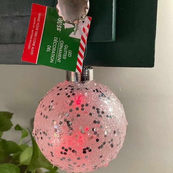 NWT 1 LEFT Large LED Color Light Changing Hanging Bulb - Picture 11 of 16